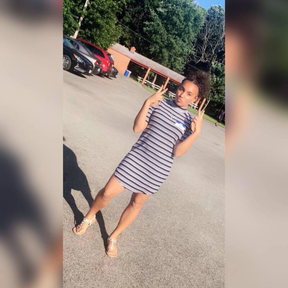 Meet your Posher, Dezzi